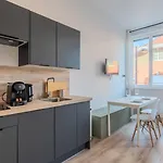 شقة 1 Bedroom In Center With Parking *