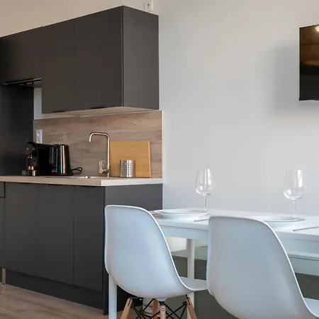 شقة 1 Bedroom In Center With Parking *