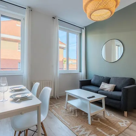 1 Bedroom In Center With Parking * Tourcoing