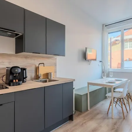 Apartmán 1 Bedroom In Center With Parking *