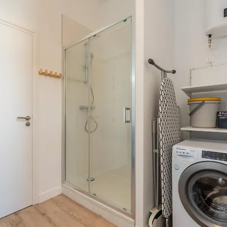 1 Bedroom In Center With Parking